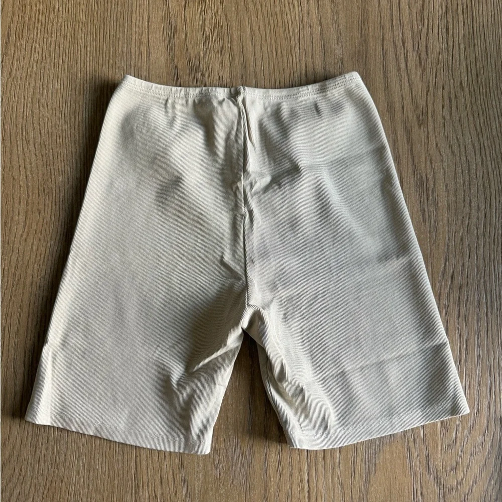 Cherry Los Angeles Ribbed Basic Logo Biker Shorts - Picture 4 of 5